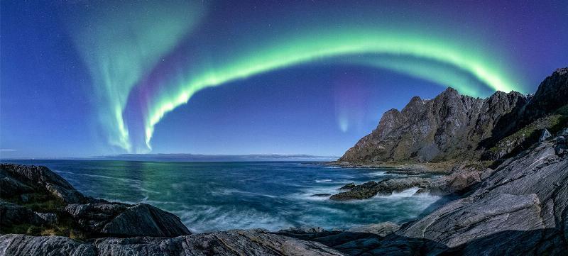 Aurora Bue – Unik Vægkunst til Dit Hjem fra Frank Olsen