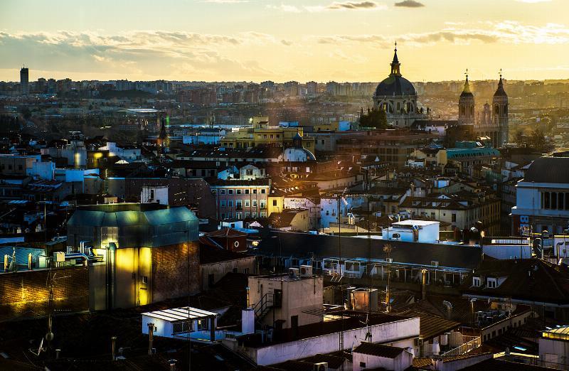 Madrid Tagterrasse – Urban Skønhed af Kirsten Stigsgaard