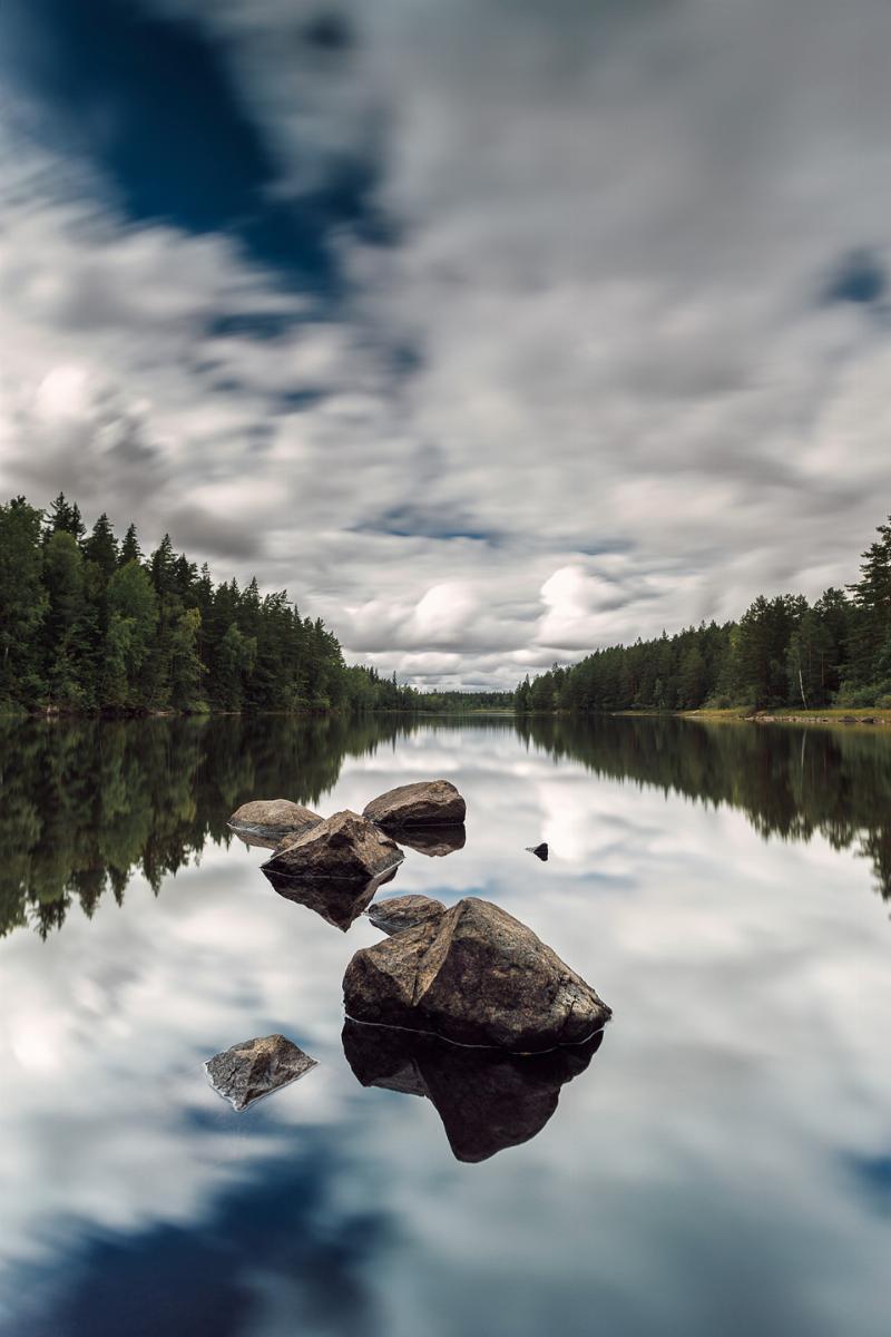 Spejlende Skyer – Betagende Fotokunst til Dit Hjem