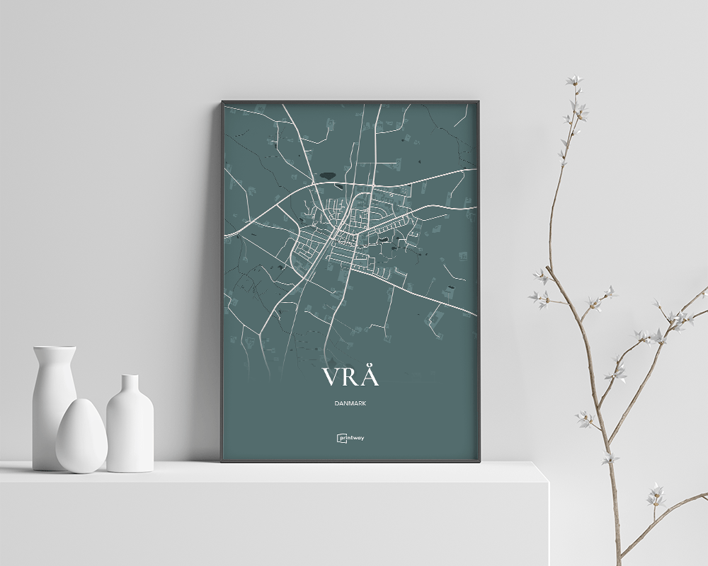 Vrå Bykort Plakat i Skovgrøn – Elegant Vægkunst 70x100 cm
