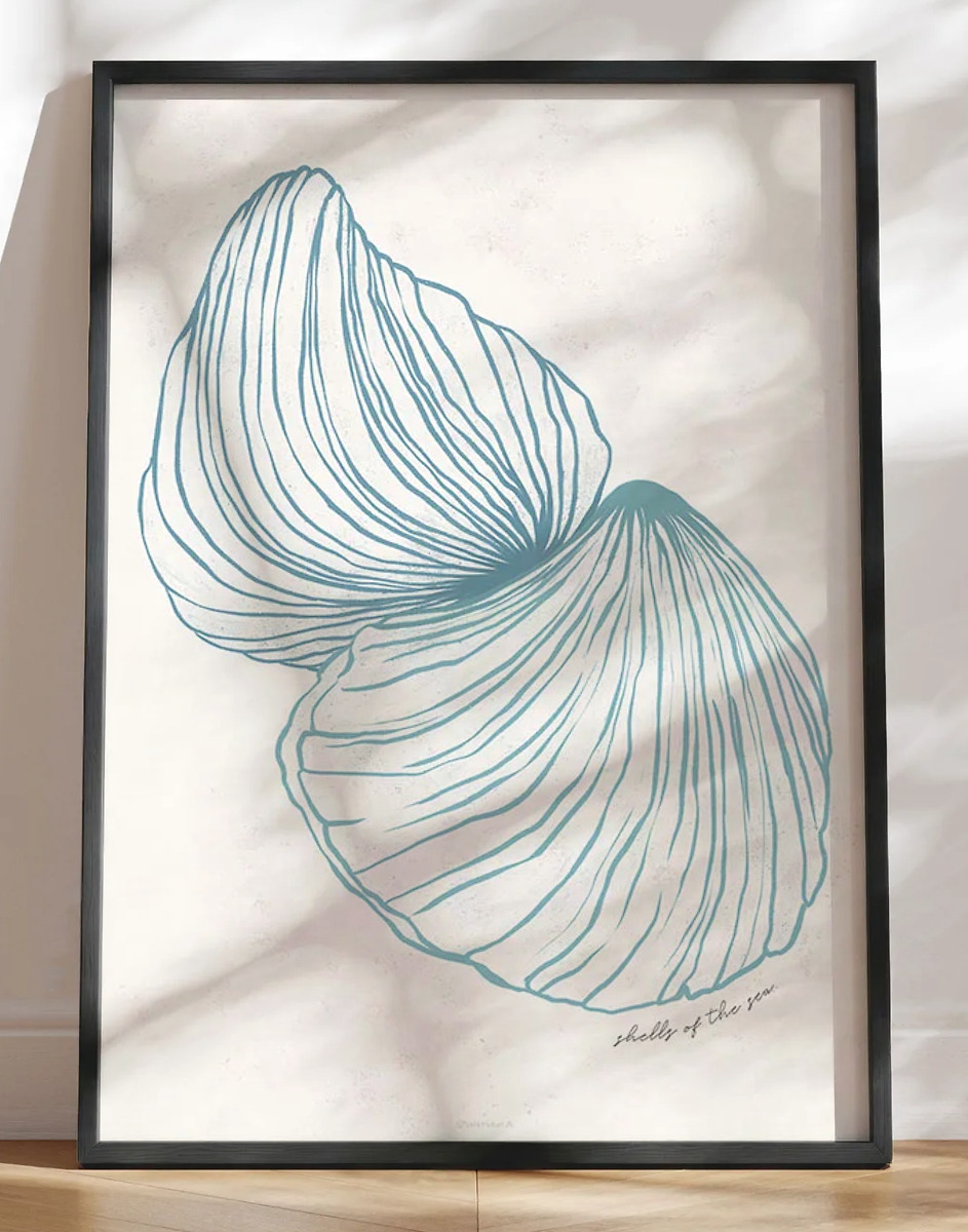 Lys blå plakat - Shells of the sea