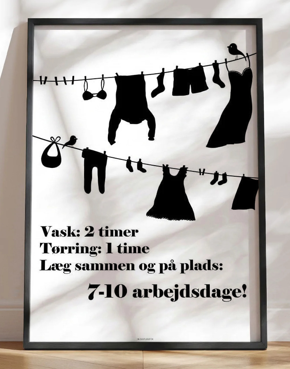 Hvid vaskeplakat med vasketøj